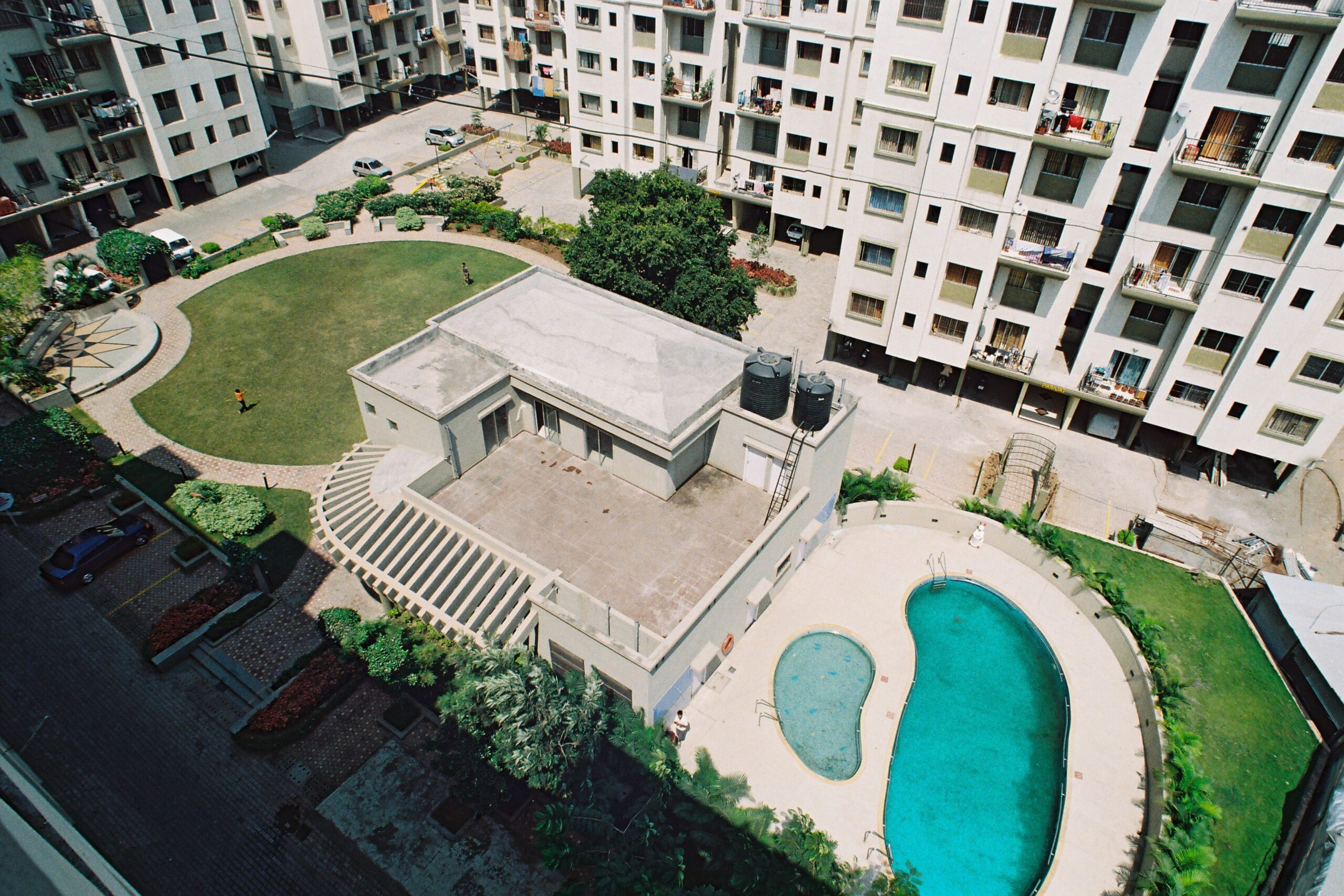 F1040001